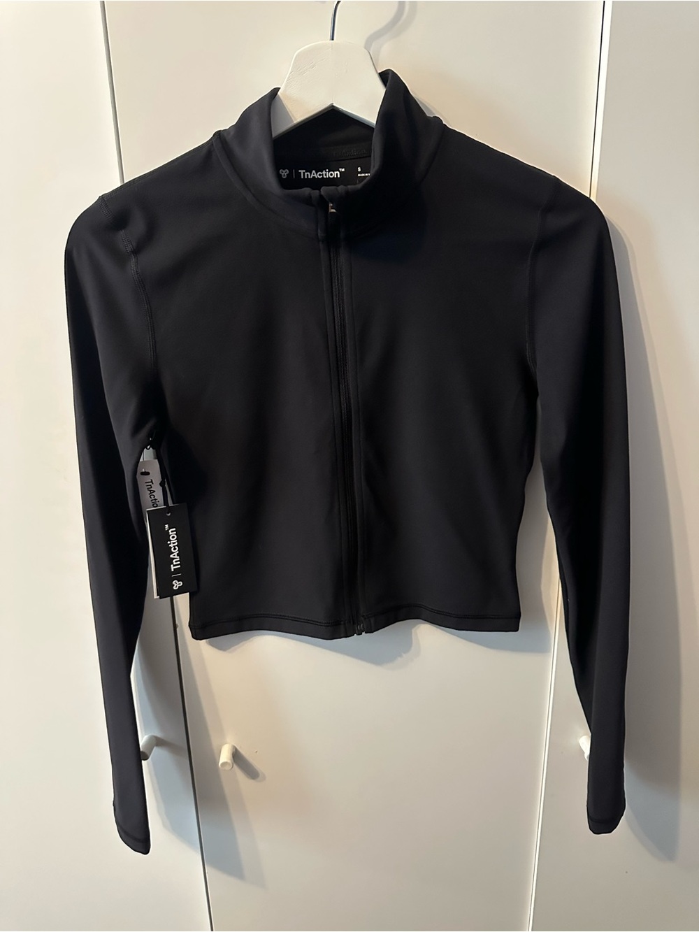TNaction butter limit zip up